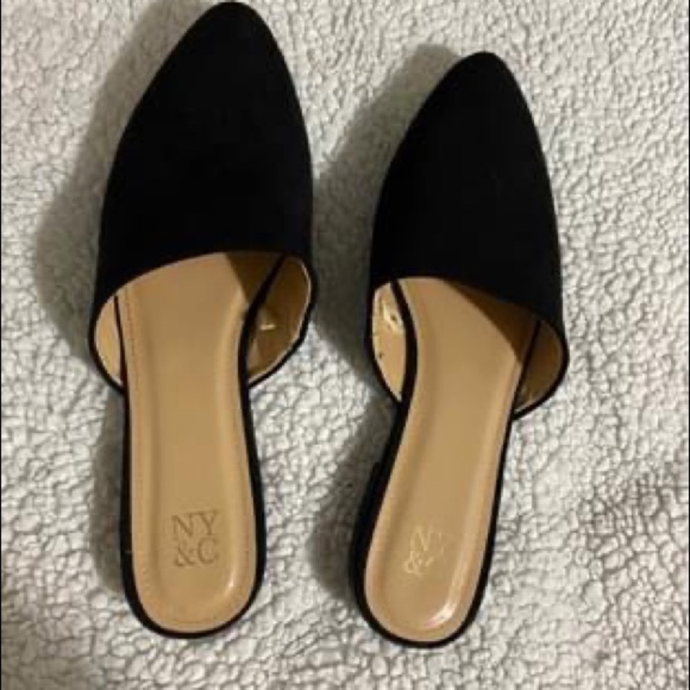 Women’s size 10 flats